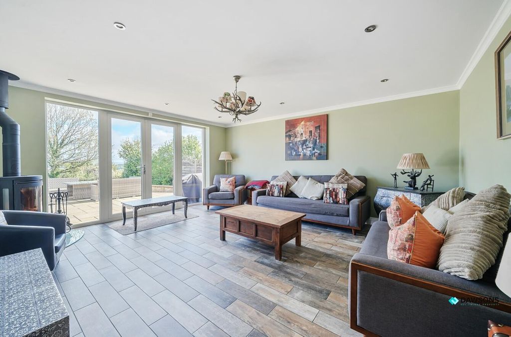 Property photo 2 of 42 Ac5435c1-52E5-45d0-Be49-E2784678A986.Jpg