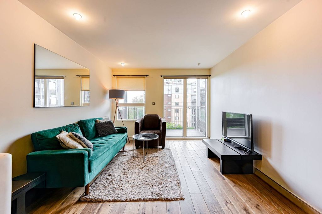 Property photo 1 of 11