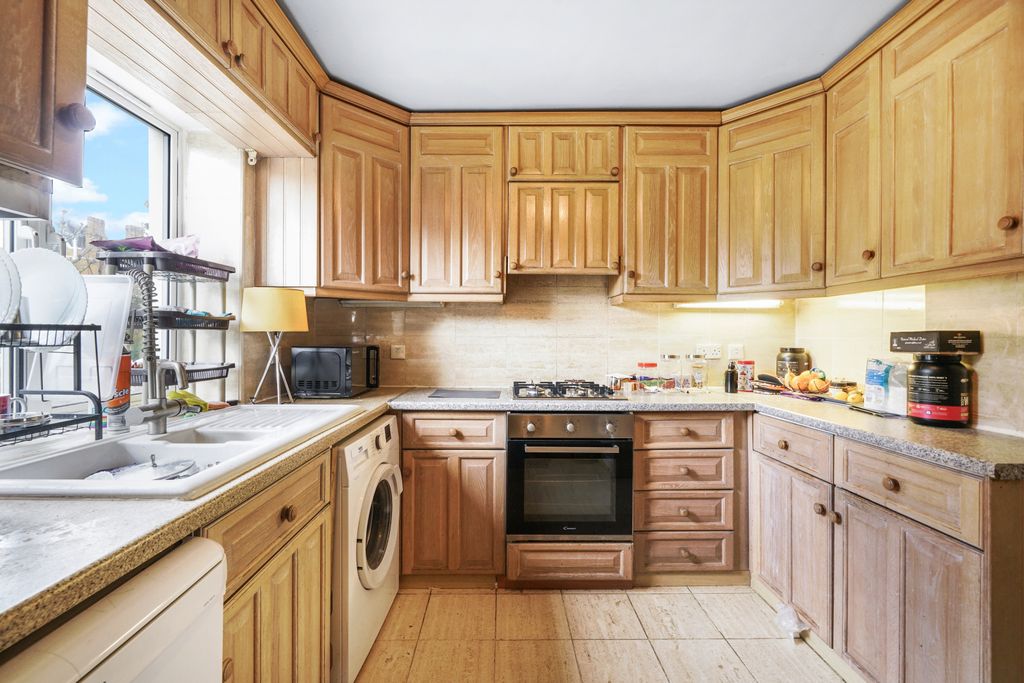 Property photo 2 of 16
