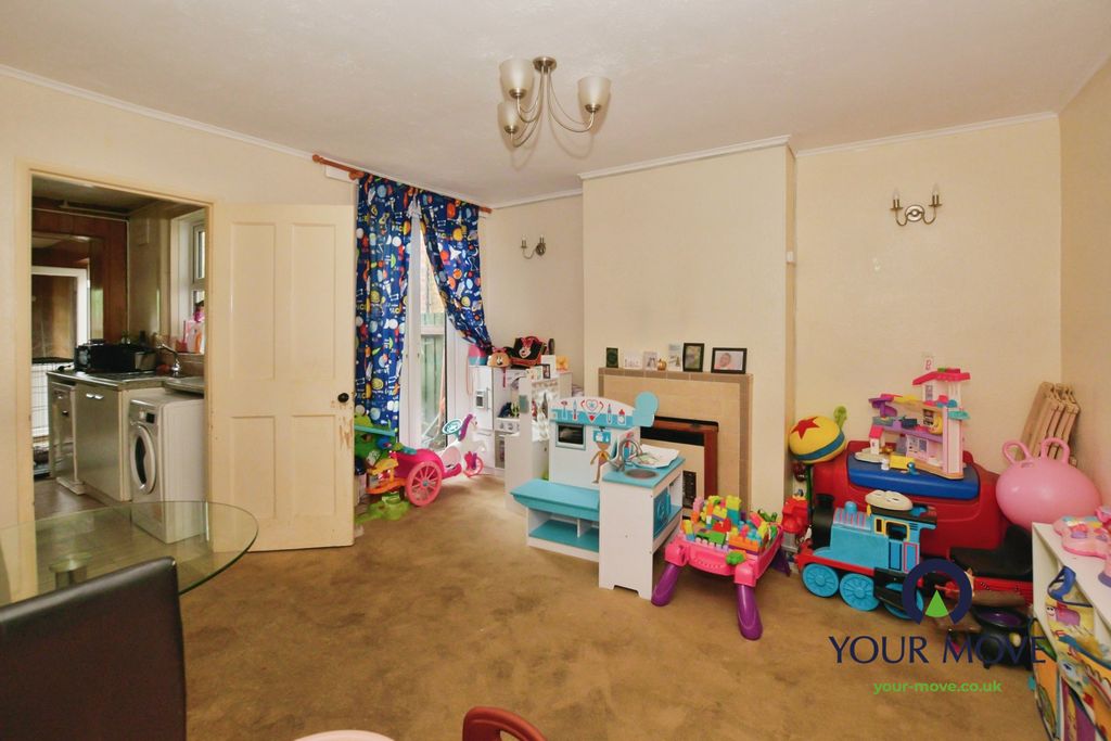 Property photo 3 of 17 Pbox-Img.Jpg