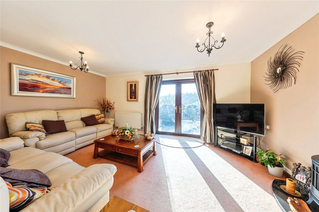 Property photo 3 of 30 Picture No. 28