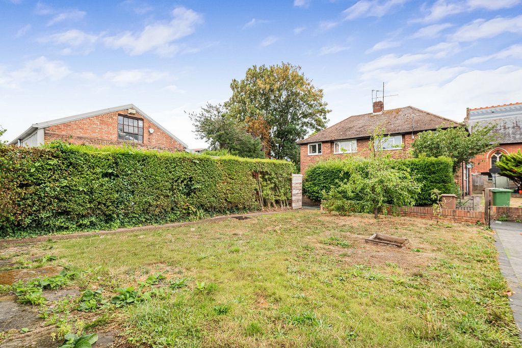 Property photo 2 of 16