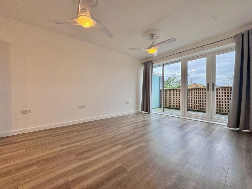 Property photo 3 of 9 Picture No. 06