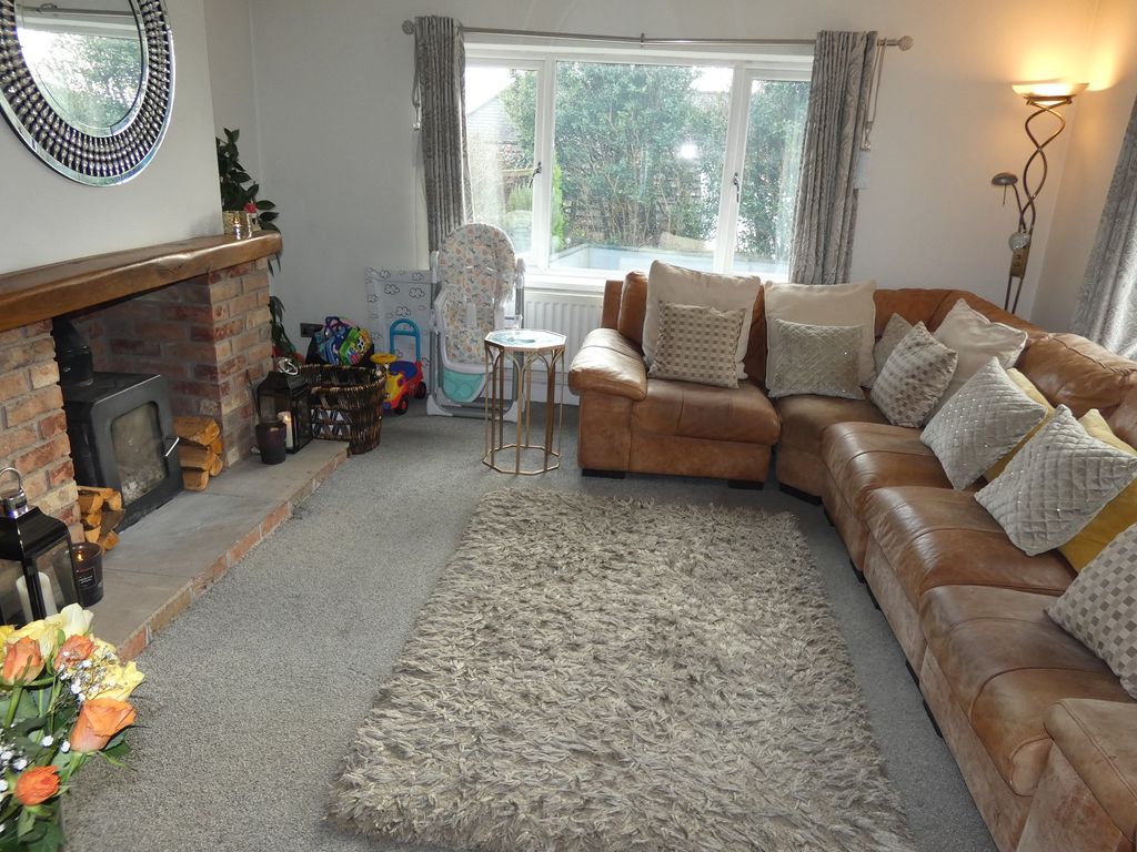 Property photo 2 of 14 Lounge