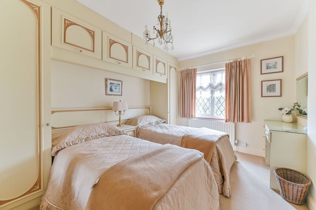 Additional image 19 of 5 bed detached house for saleGrimwade Avenue, Lloyd Park, Croydon CR0