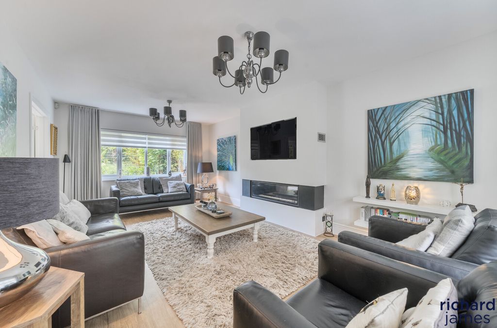 Property photo 2 of 25 F06d113d63614Dcea72383191c9A2E72