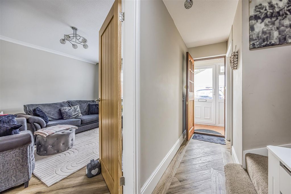 Property photo 3 of 21 103 Purbrook Gardens, Purbrook-Porticomarketing-So