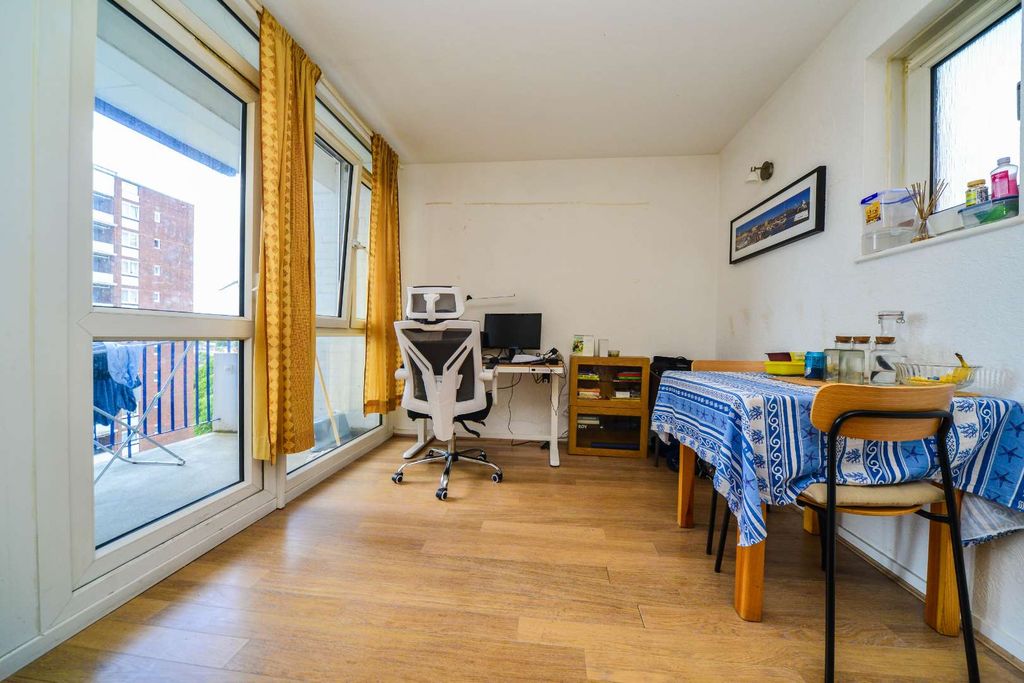 Property photo 3 of 8