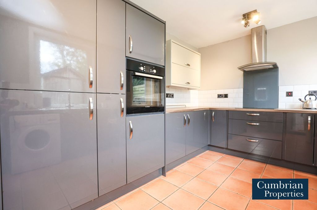 Property photo 2 of 15 Dining Kitchen