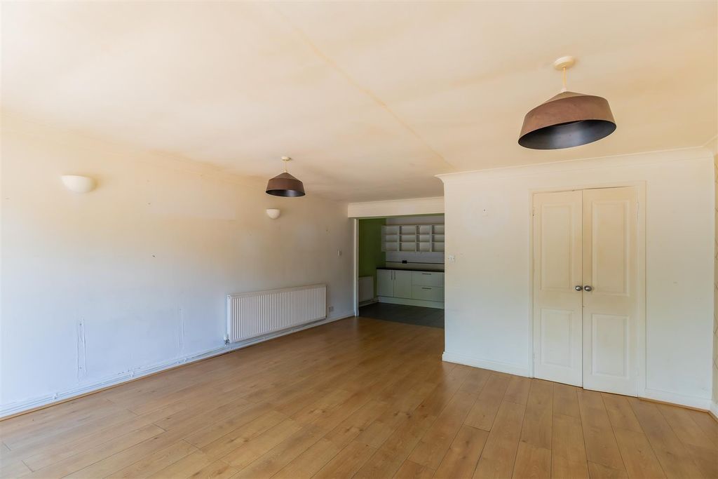 Property photo 3 of 23 237 (6 Of 23).Jpg