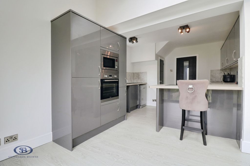 Property photo 3 of 25 Pbox-Img.Jpg