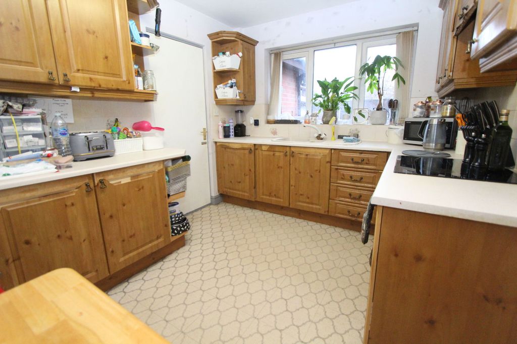 Property photo 3 of 18