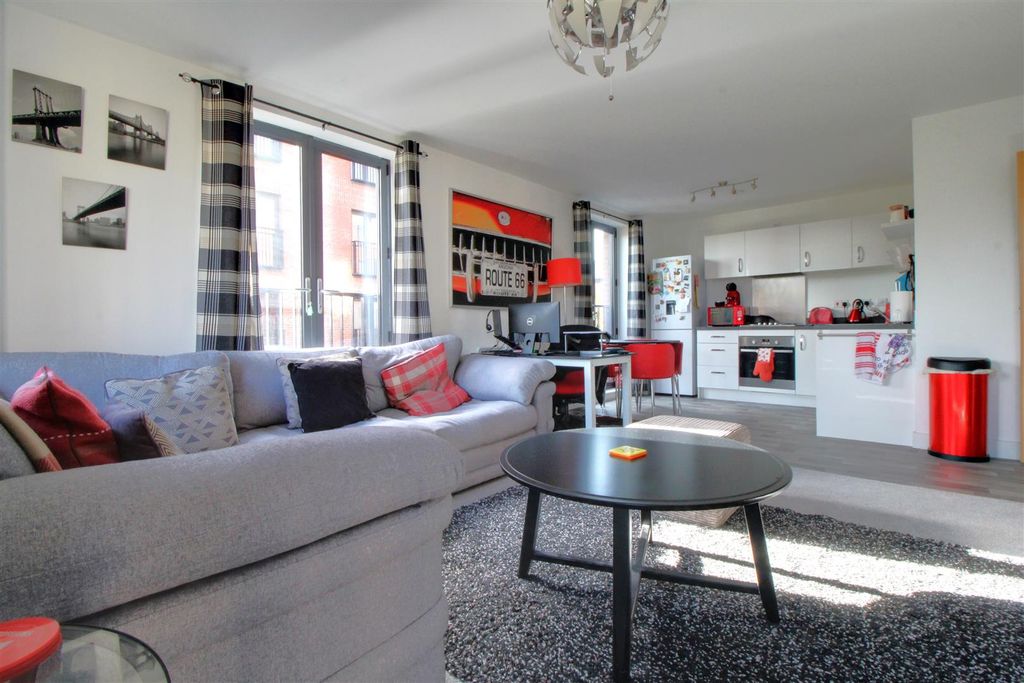 Property photo 2 of 13