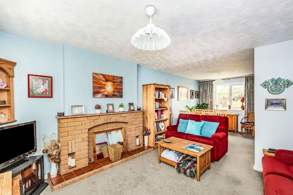 Property photo 3 of 14