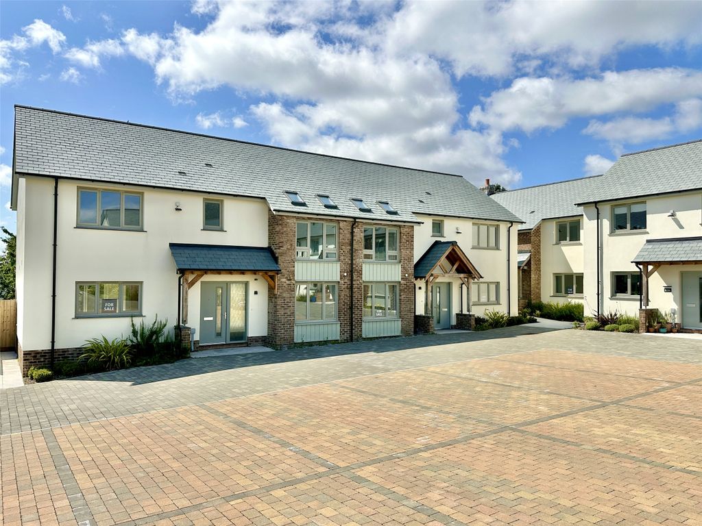 Property photo 2 of 23 Picture No. 11