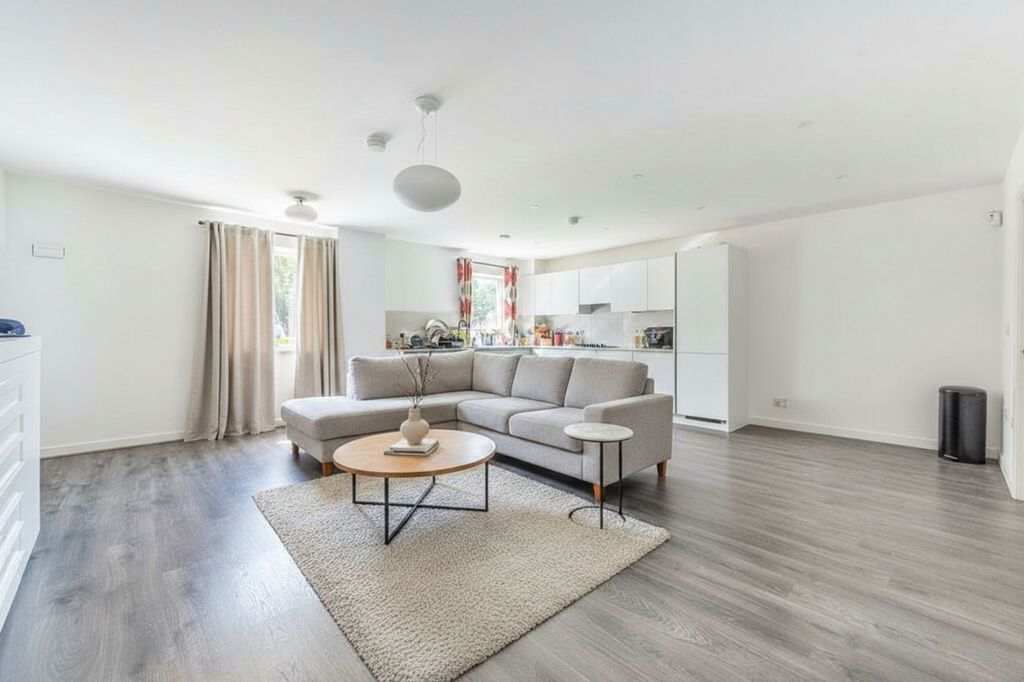 Property photo 1 of 18