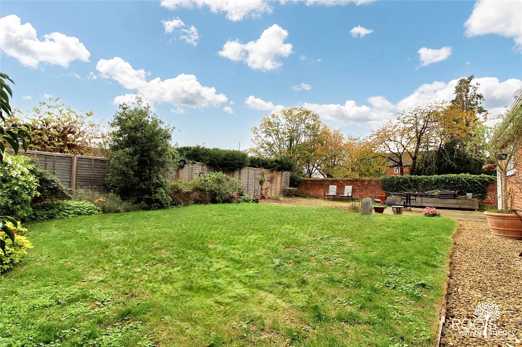 Property photo 2 of 14 Garden