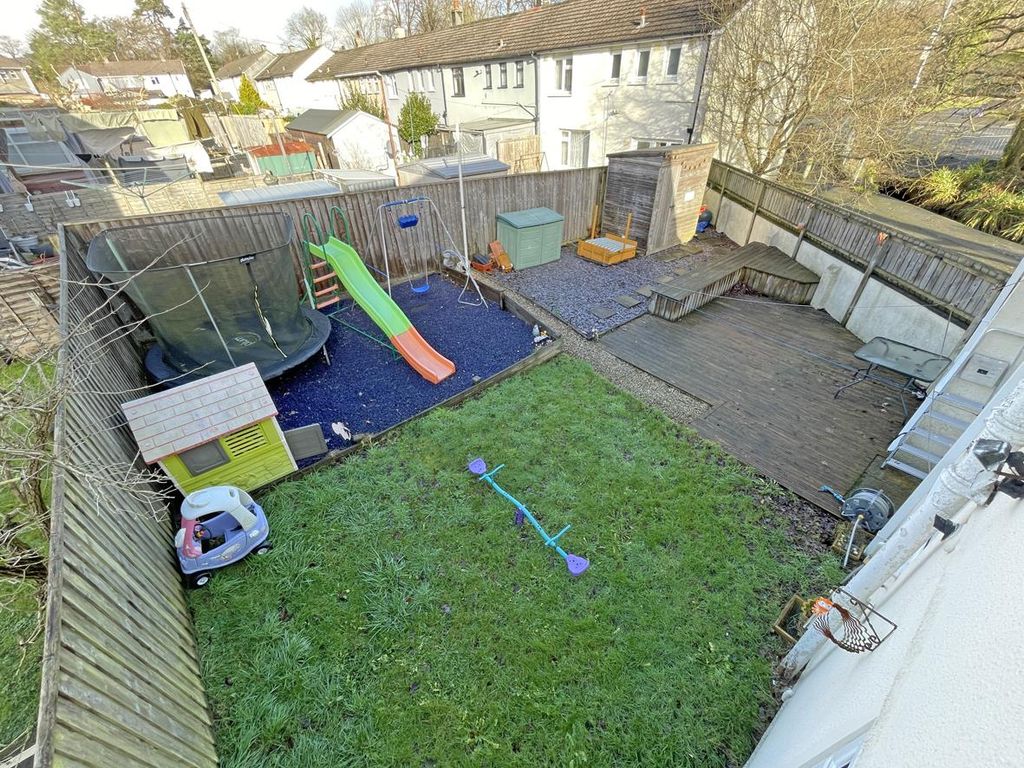 Property photo 2 of 13 Farm Lane 16 - Garden Front.Jpg