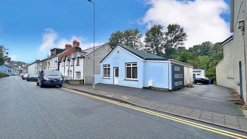 Property photo 3 of 11 d2Baawa240Gvjwm4T3Uqrg.Jpg