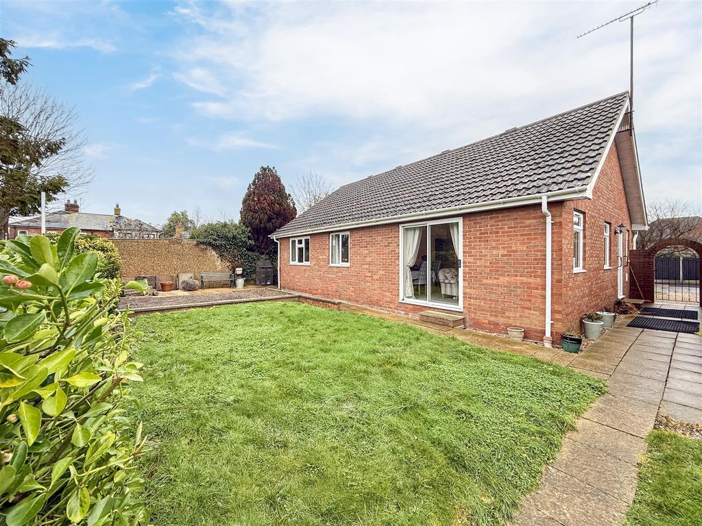 Property photo 2 of 15 Garden