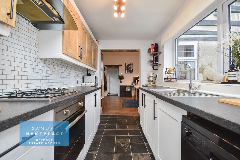 Property photo 2 of 20 Gallery