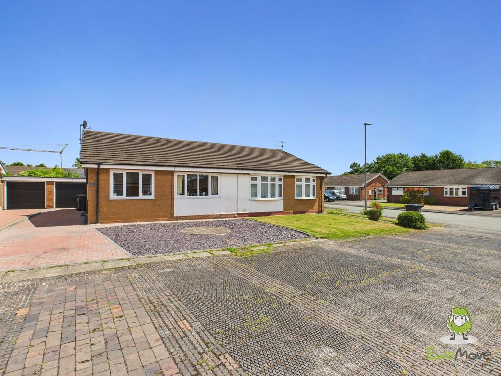 Property photo 2 of 15 Front Of House - Charlotte Thomasson Ewemove Whitc