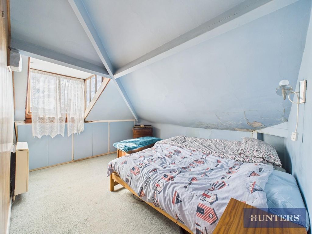 Property photo 3 of 8 Bedroom