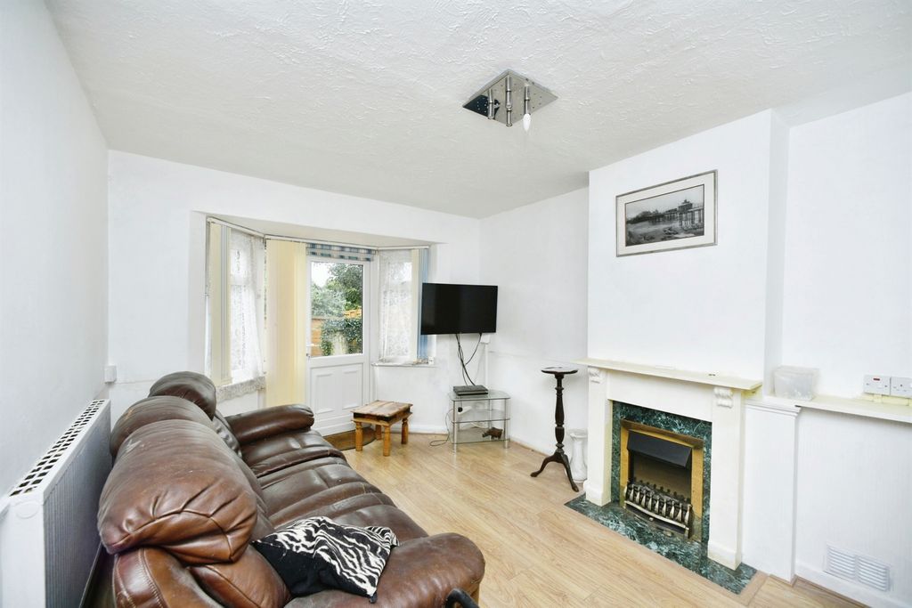 Property photo 2 of 11 Image
