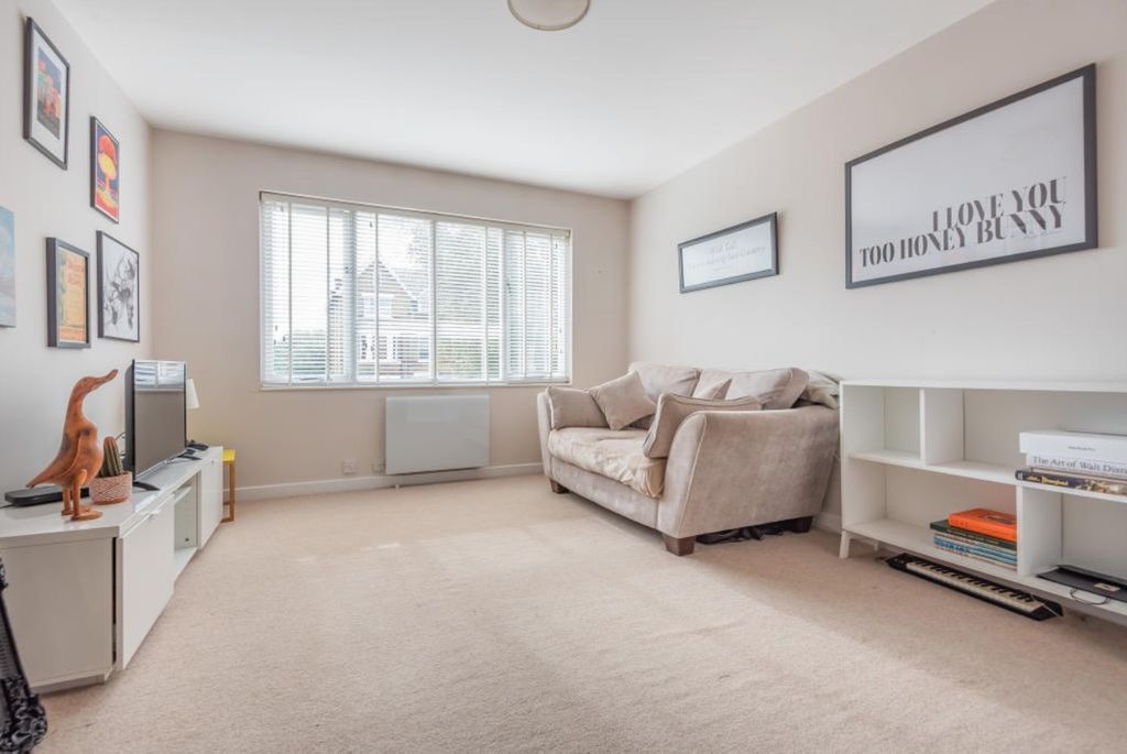 Property photo 2 of 11 1977112