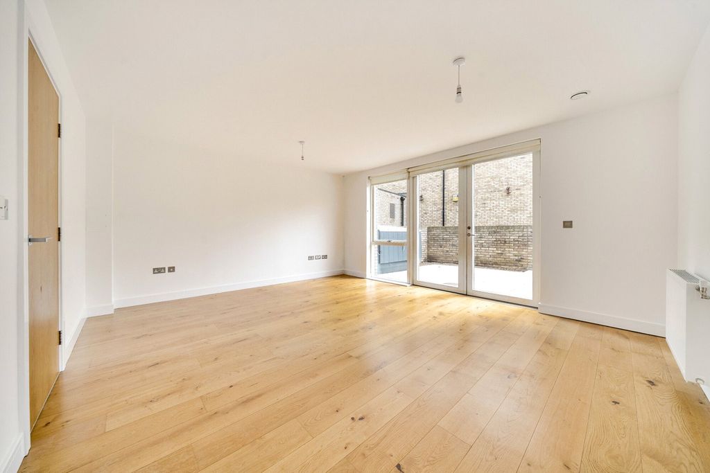 Property photo 3 of 17 Reception Room