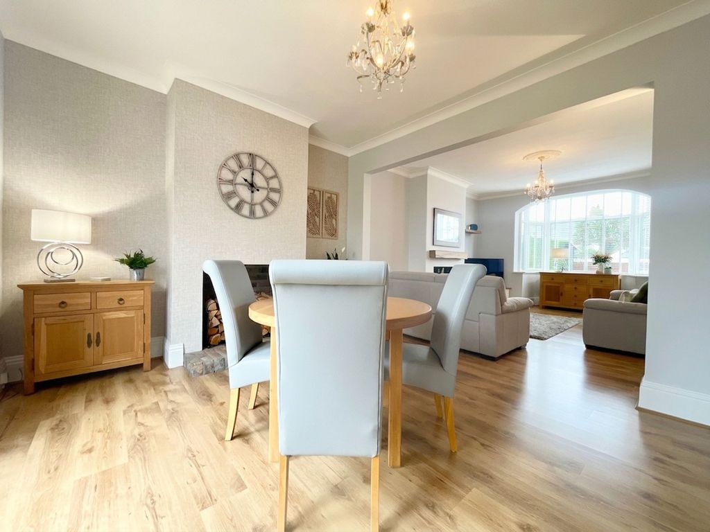 Property photo 3 of 43