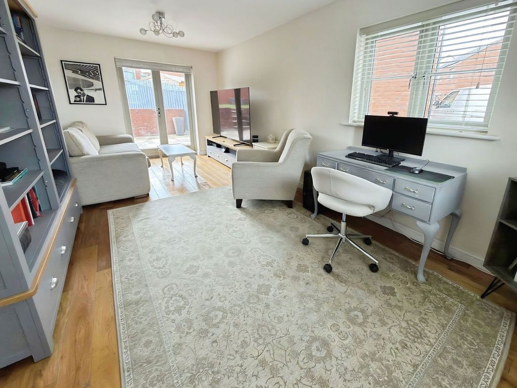 Property photo 3 of 27