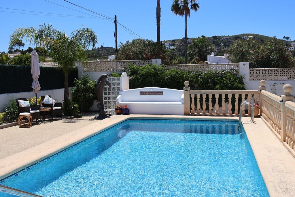 Property photo 3 of 49