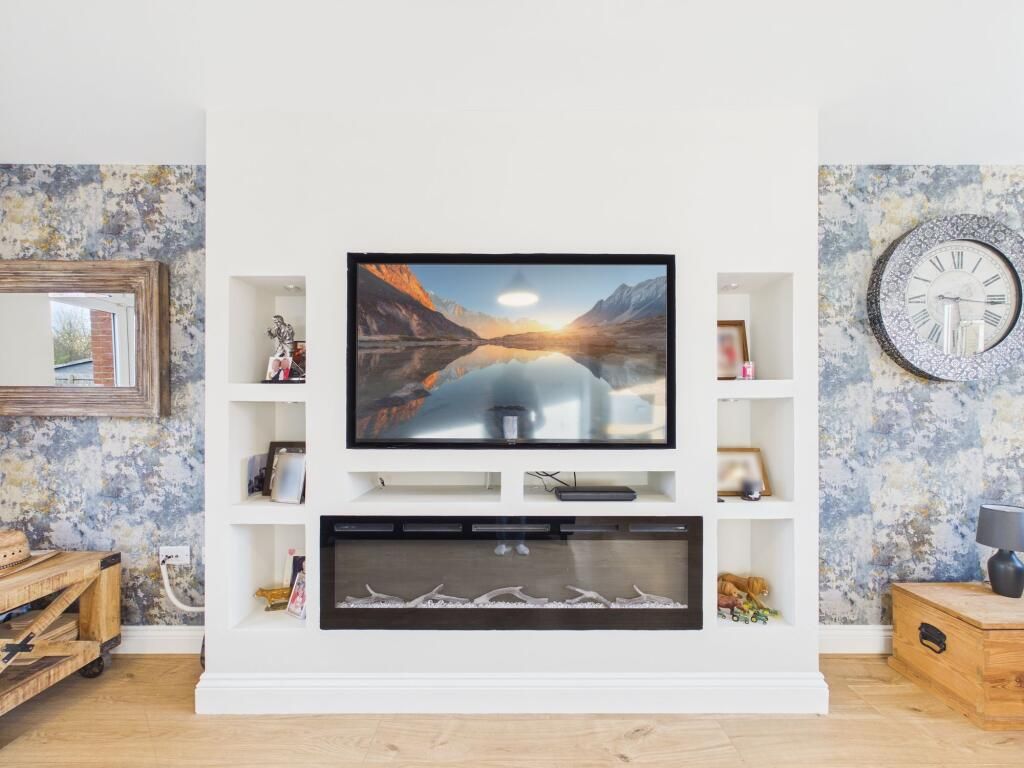 Property photo 2 of 25