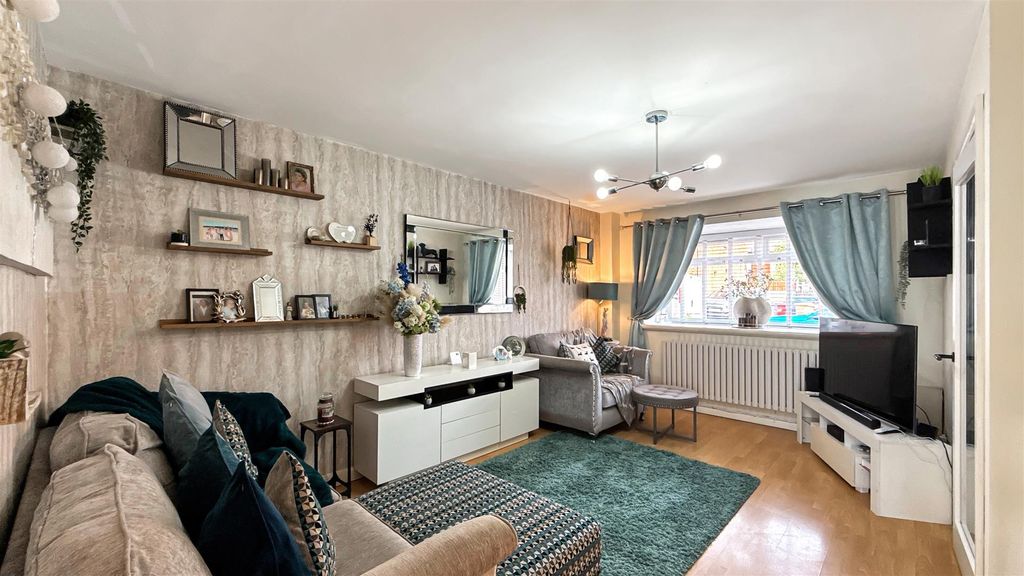 Property photo 2 of 13 03c6Ef07c9774F0B1A61295044377586Ea347Bb7.Jpg