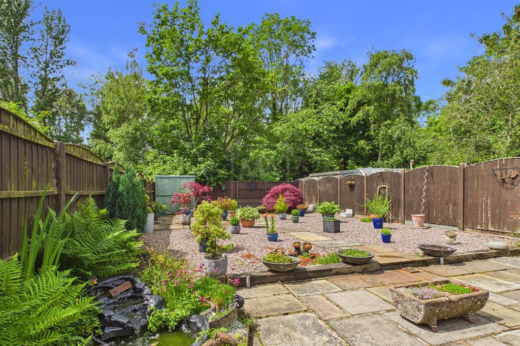 Property photo 3 of 15 Garden