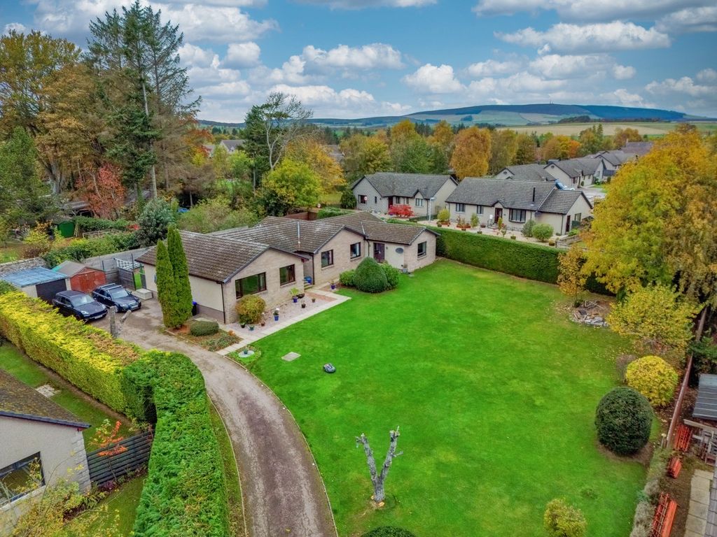 Property photo 2 of 31