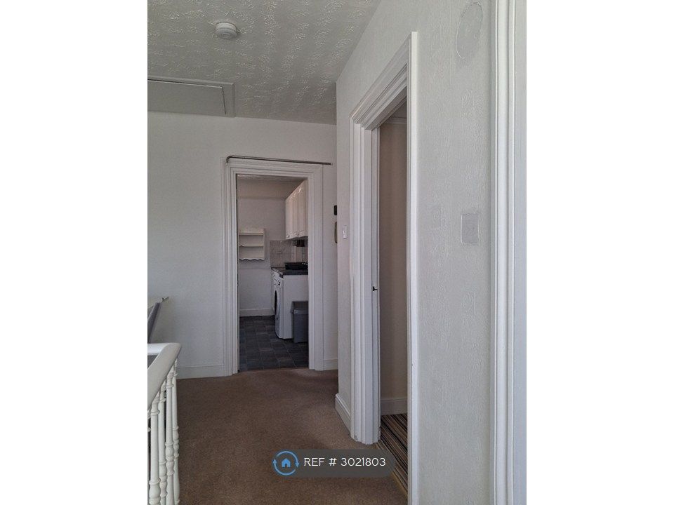 Property photo 3 of 25