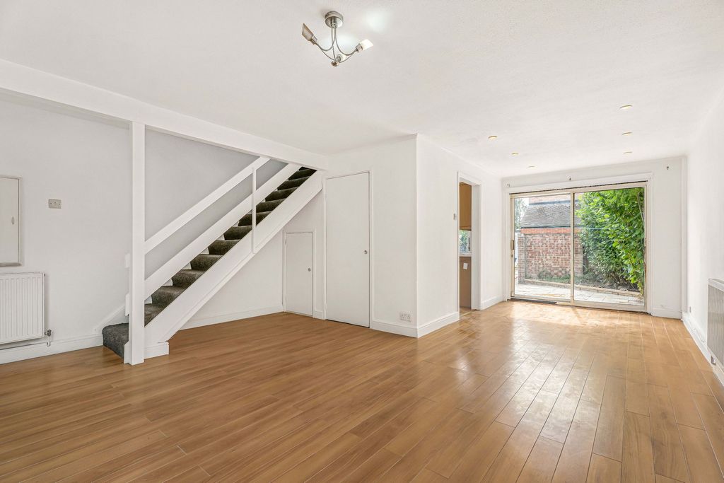 Property photo 2 of 19