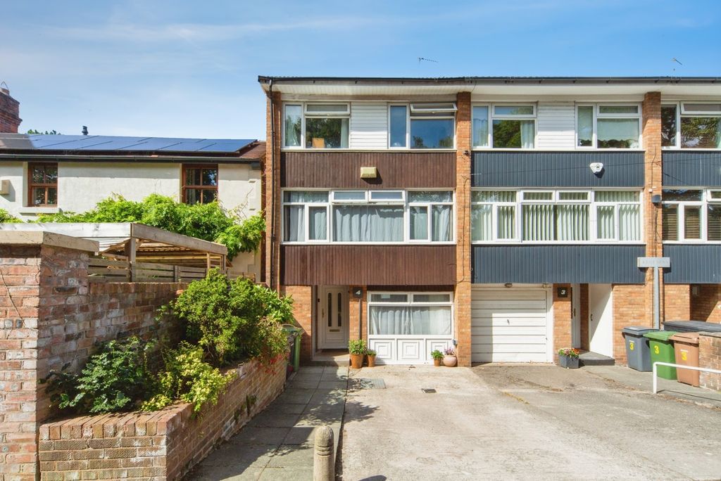 Property photo 1 of 15 Pbox-Img.Jpg