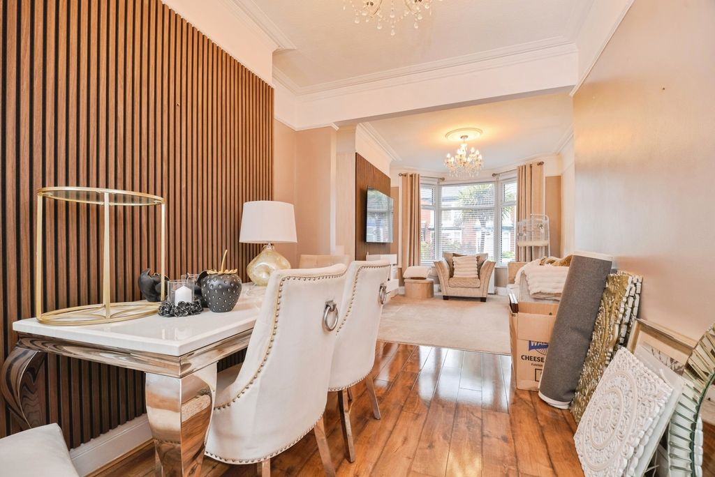 Property photo 3 of 15 Pbox-Img.Jpg