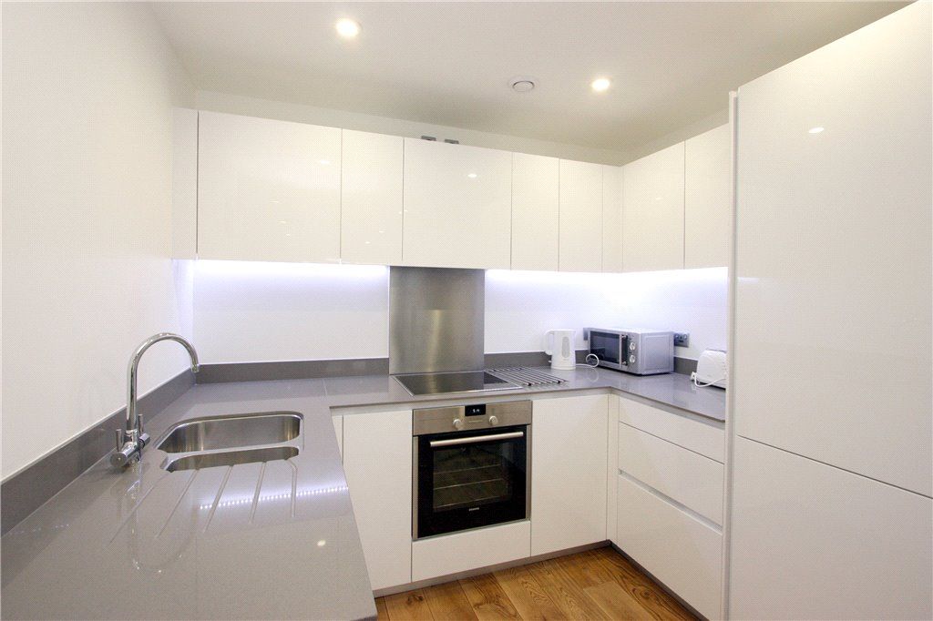 Property photo 2 of 9 Kitchen