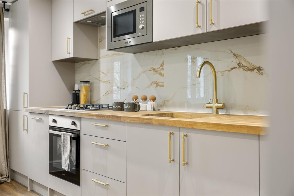 Property photo 3 of 21 4Highamrd-Showflatweb13.Jpg