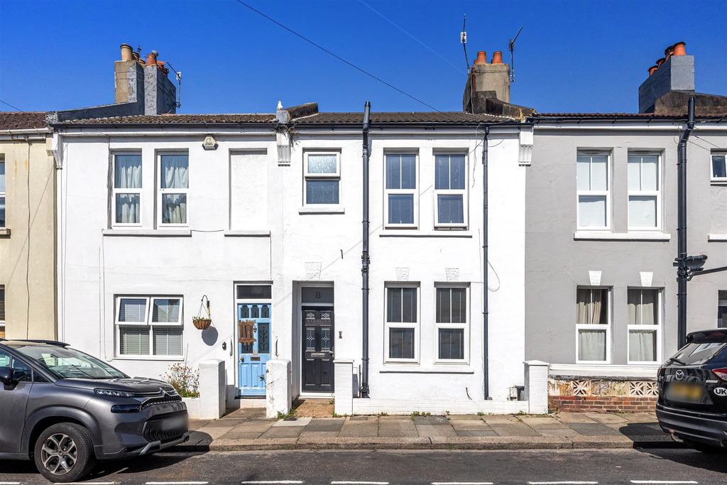 Property photo 1 of 11 Grange Road