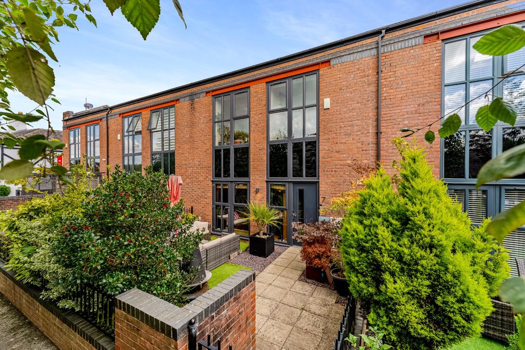 Property photo 2 of 51 4493848