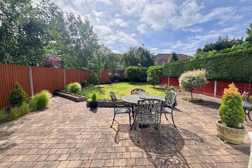 Property photo 2 of 12