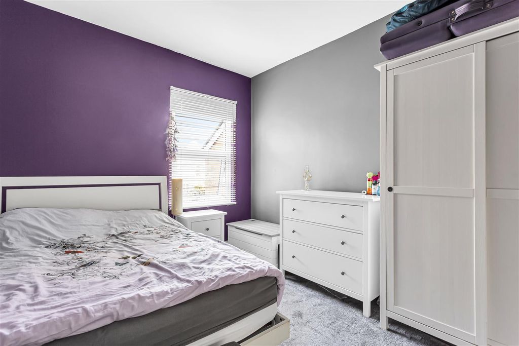 Property photo 3 of 7 Gordon Avenue Bedroom.Jpg