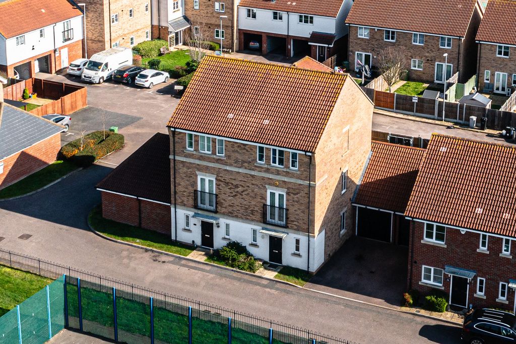 Property photo 1 of 35