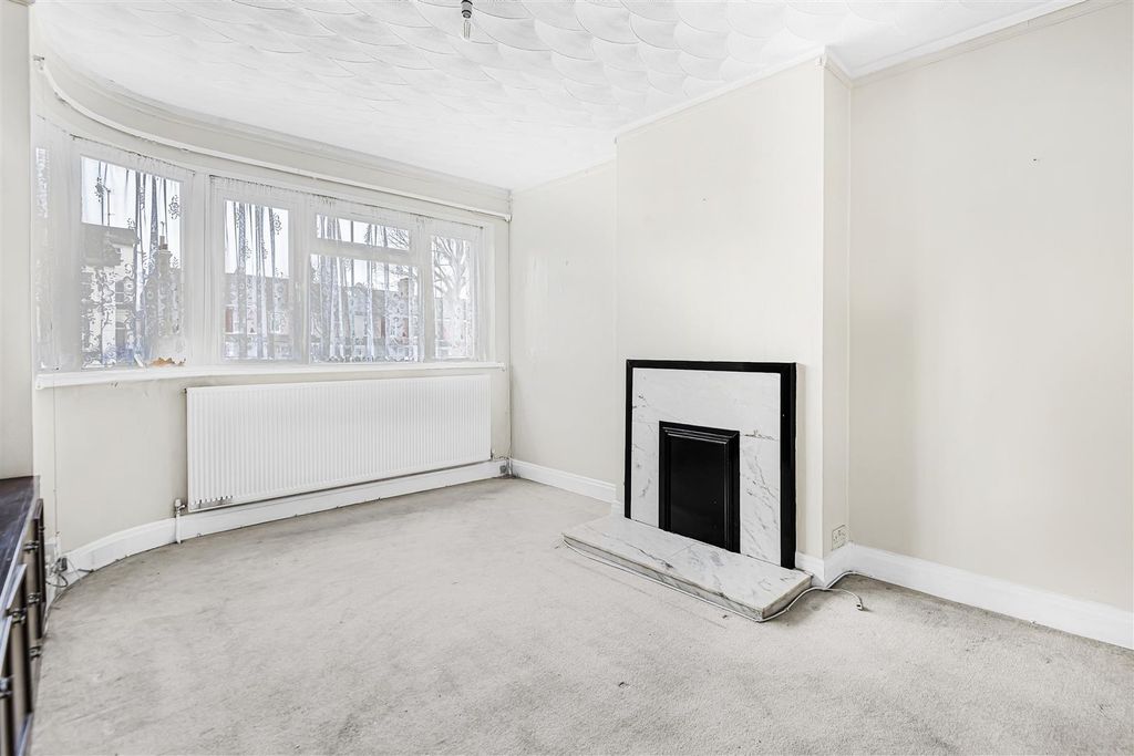 Property photo 3 of 16 5_49955.Jpg