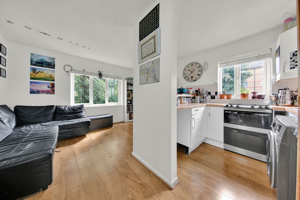 Property photo 3 of 15